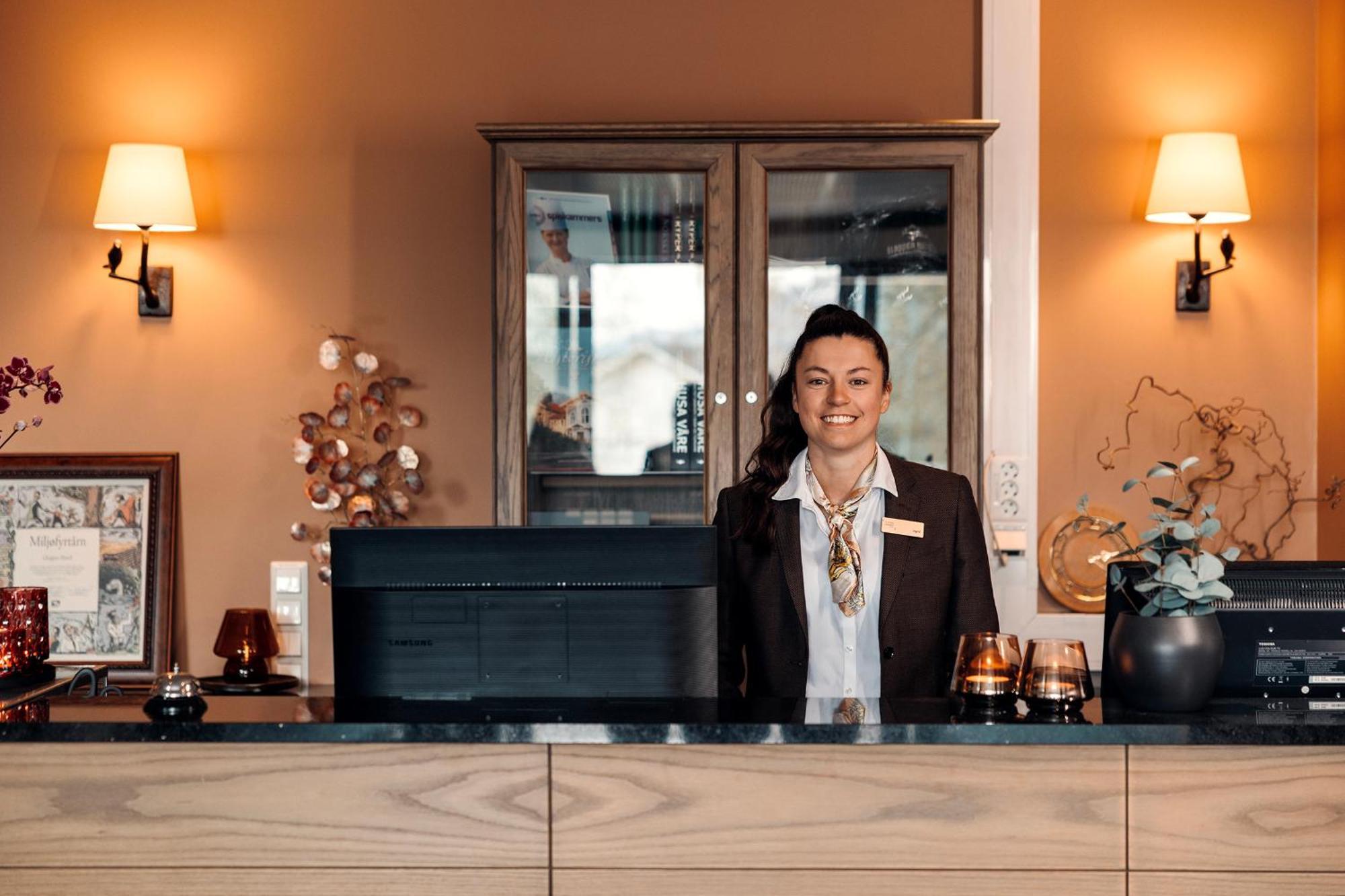 Gloppen Hotell - By Classic Norway Hotels Sandane Exterior photo