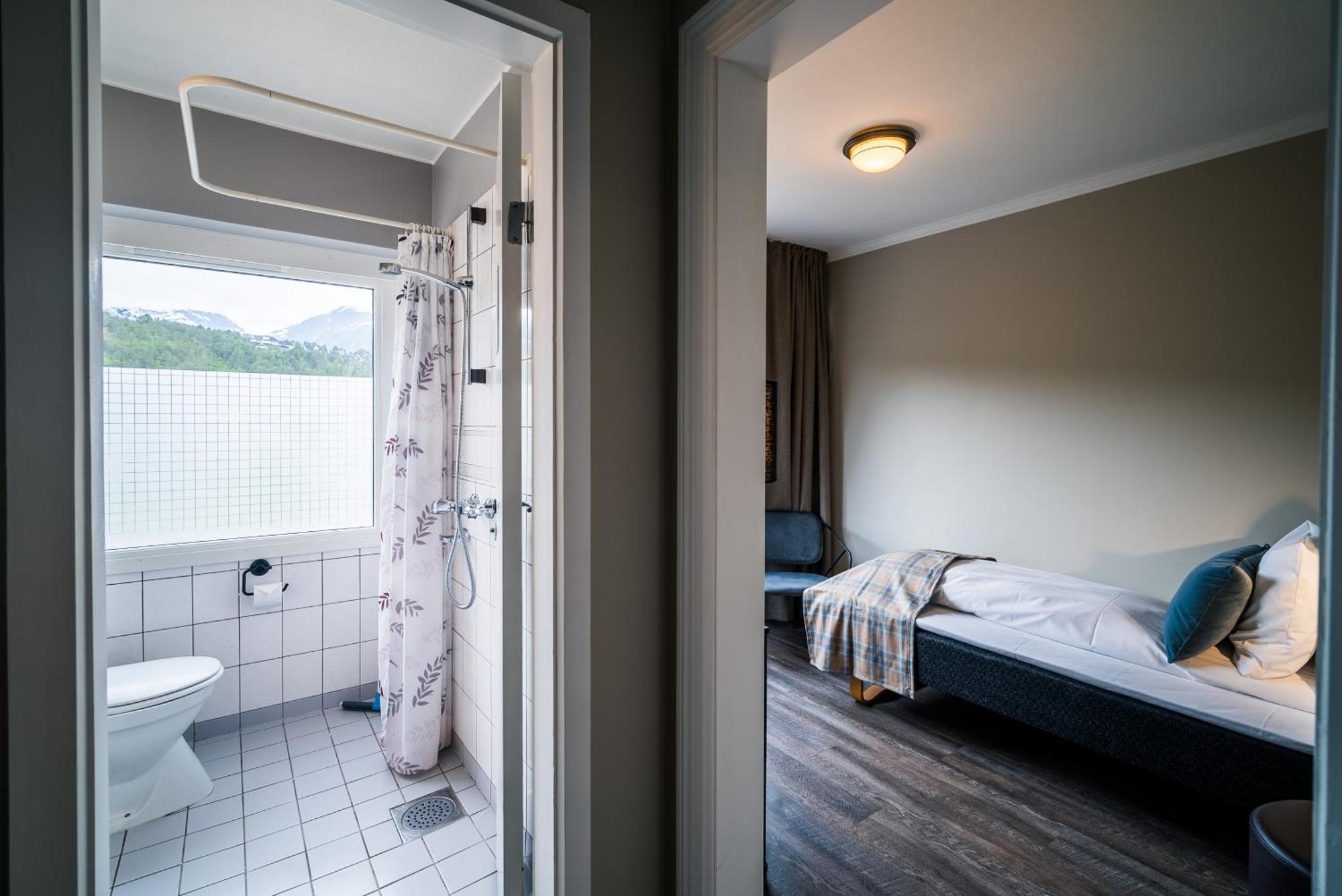 Gloppen Hotell - By Classic Norway Hotels Sandane Room photo